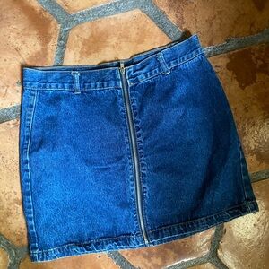 Trendy Denim Mini Skirt with Zipper